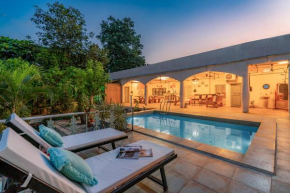 StayVista's Suman Vatika - Pench - Outdoor Pool, Jacuzzi, Rainshower & Terrace